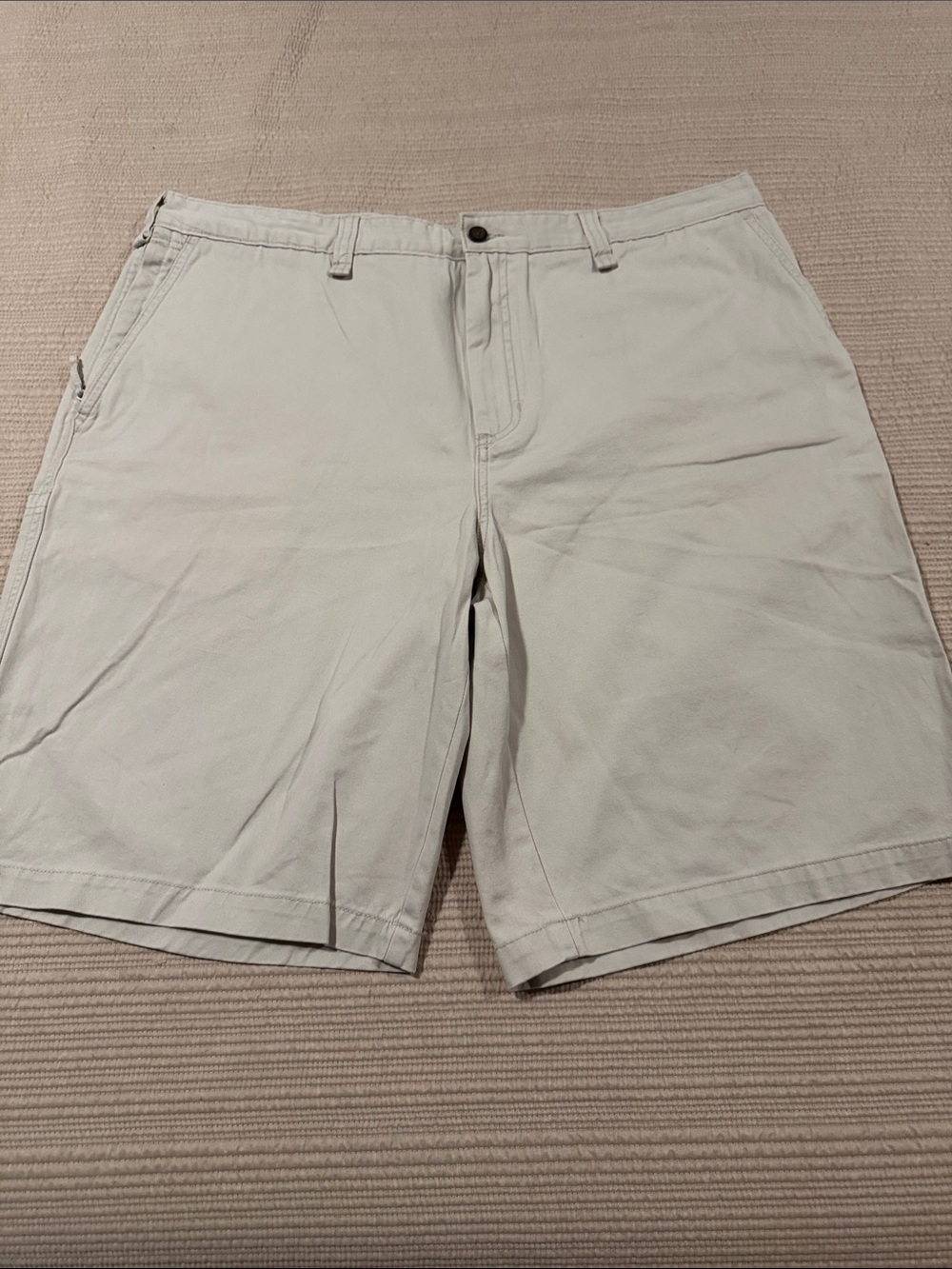 Perry Ellis Flat-Front Men's Shorts in Light Beige